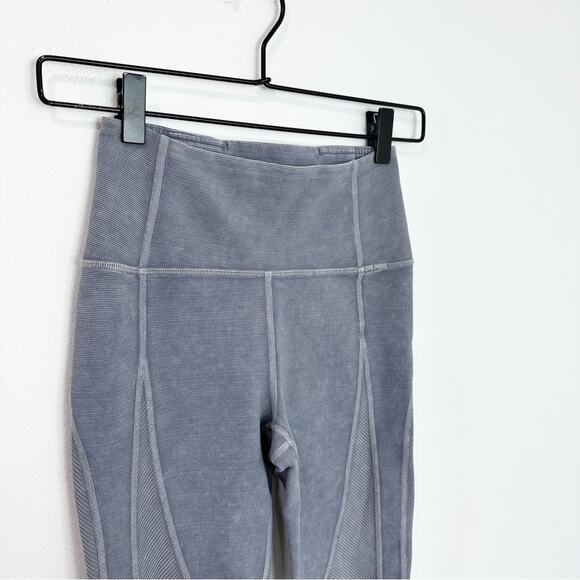 Lululemon Wunder Under High-Rise Tight Snow Washed Ribbed 28" Washed Luna size 2 - Picture 4 of 8